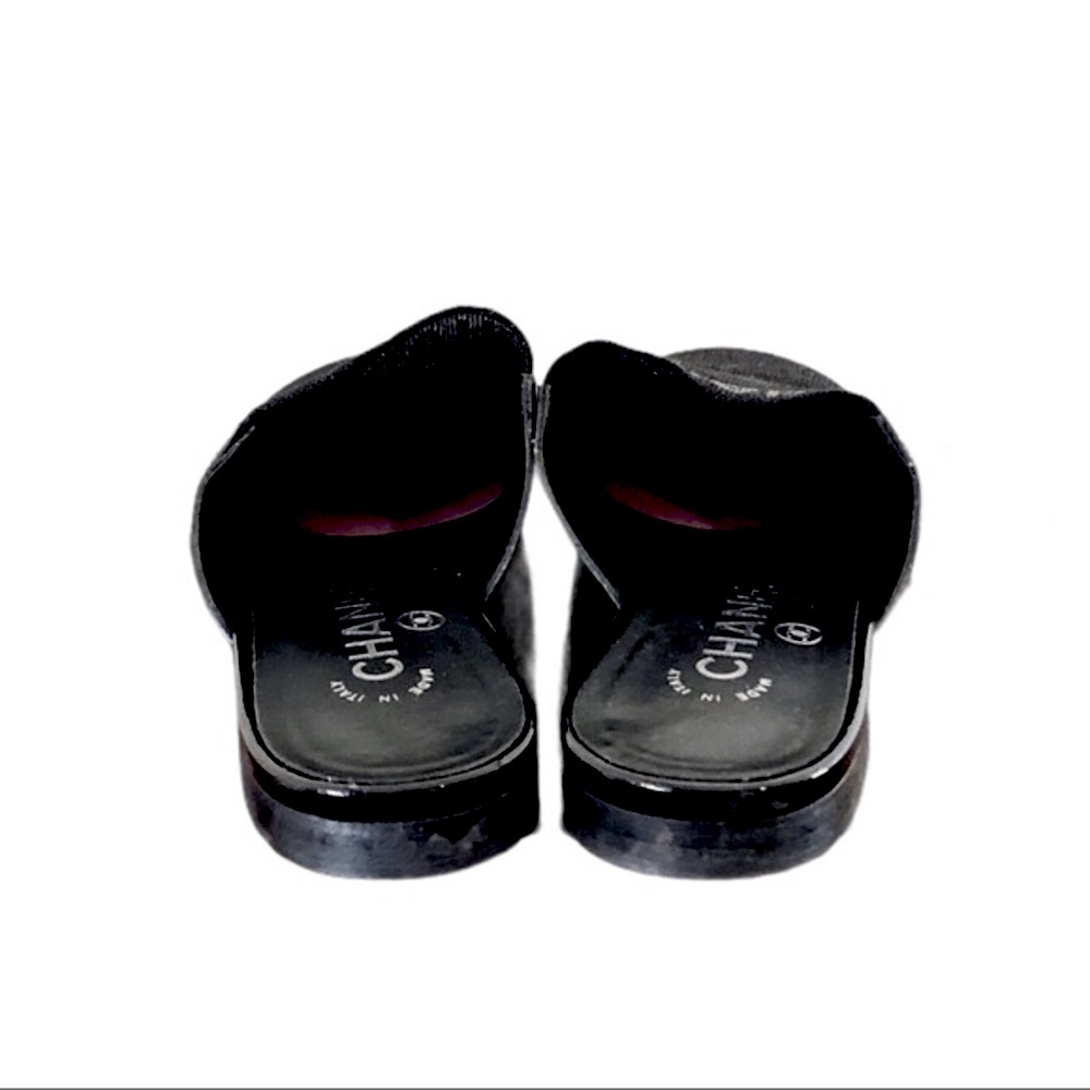 CHANEL knit patent leather slide-on mule - Picture 7 of 8